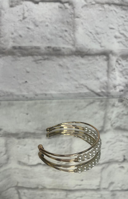 Gold Bracelet w/ Pearls