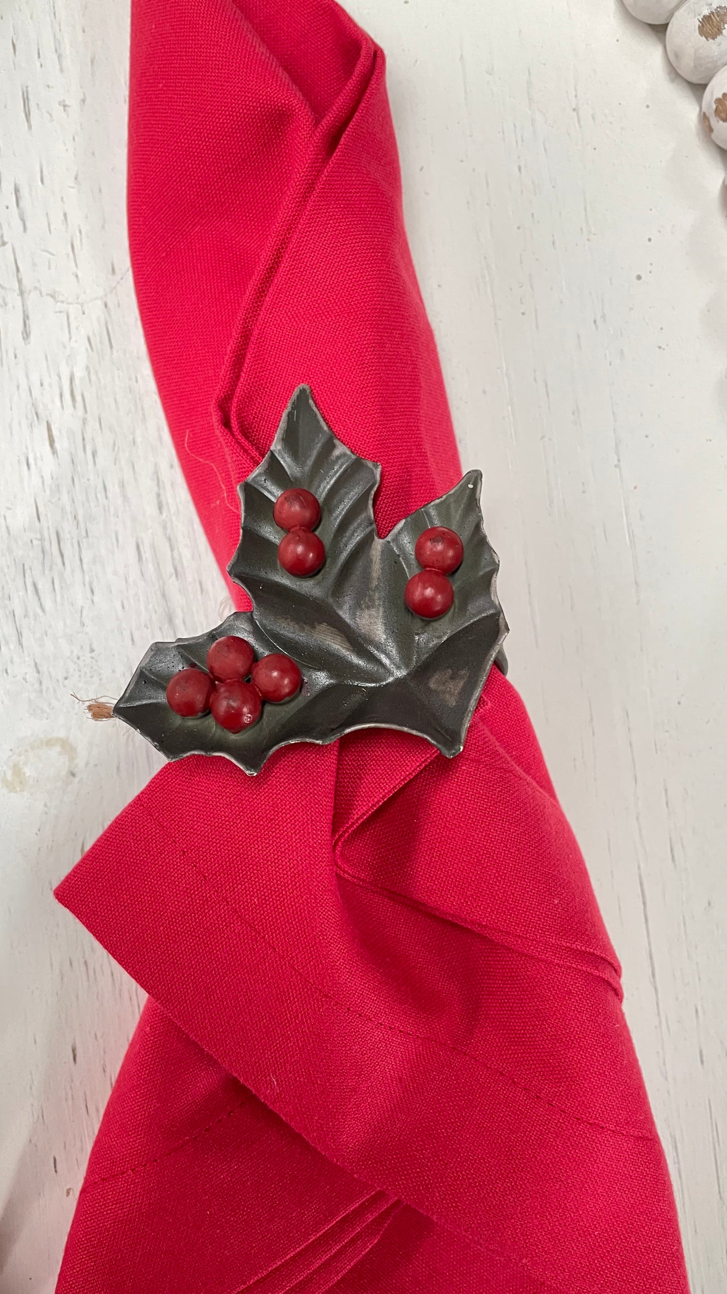 Holly Leaves Napkin Ring